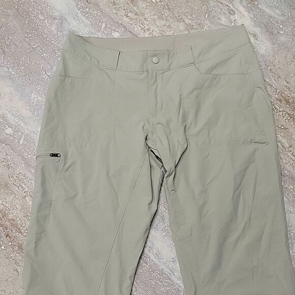 EASTERN MOUNTAIN SPORTS WOMENS HIKING ATHLETIC STRETCH CAPRIS SIZE 6 - Picture 2 of 8